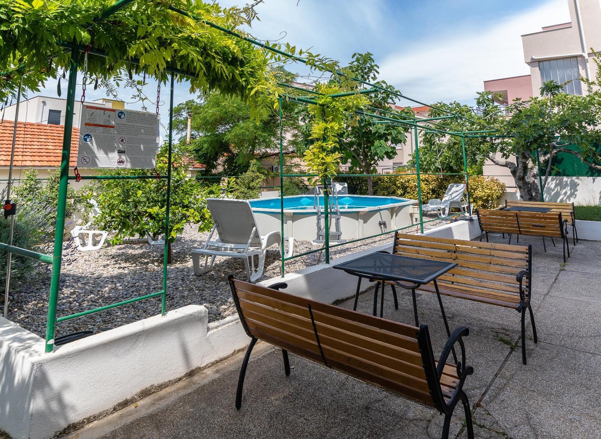 Apartments Turtle Gardens Makarska Exterior foto