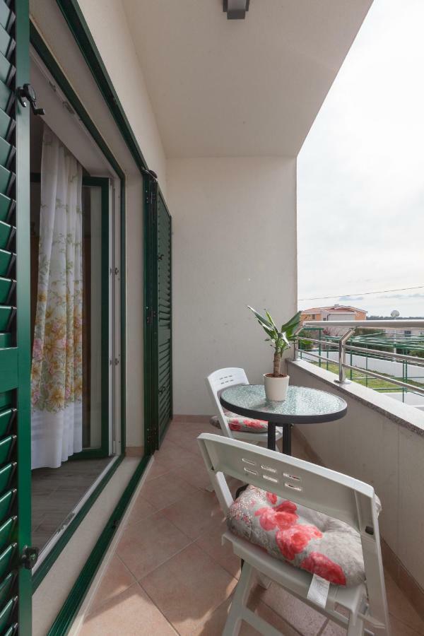 Apartments Turtle Gardens Makarska Exterior foto