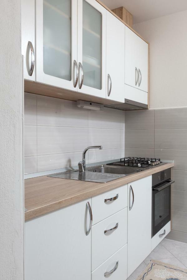 Apartments Turtle Gardens Makarska Exterior foto