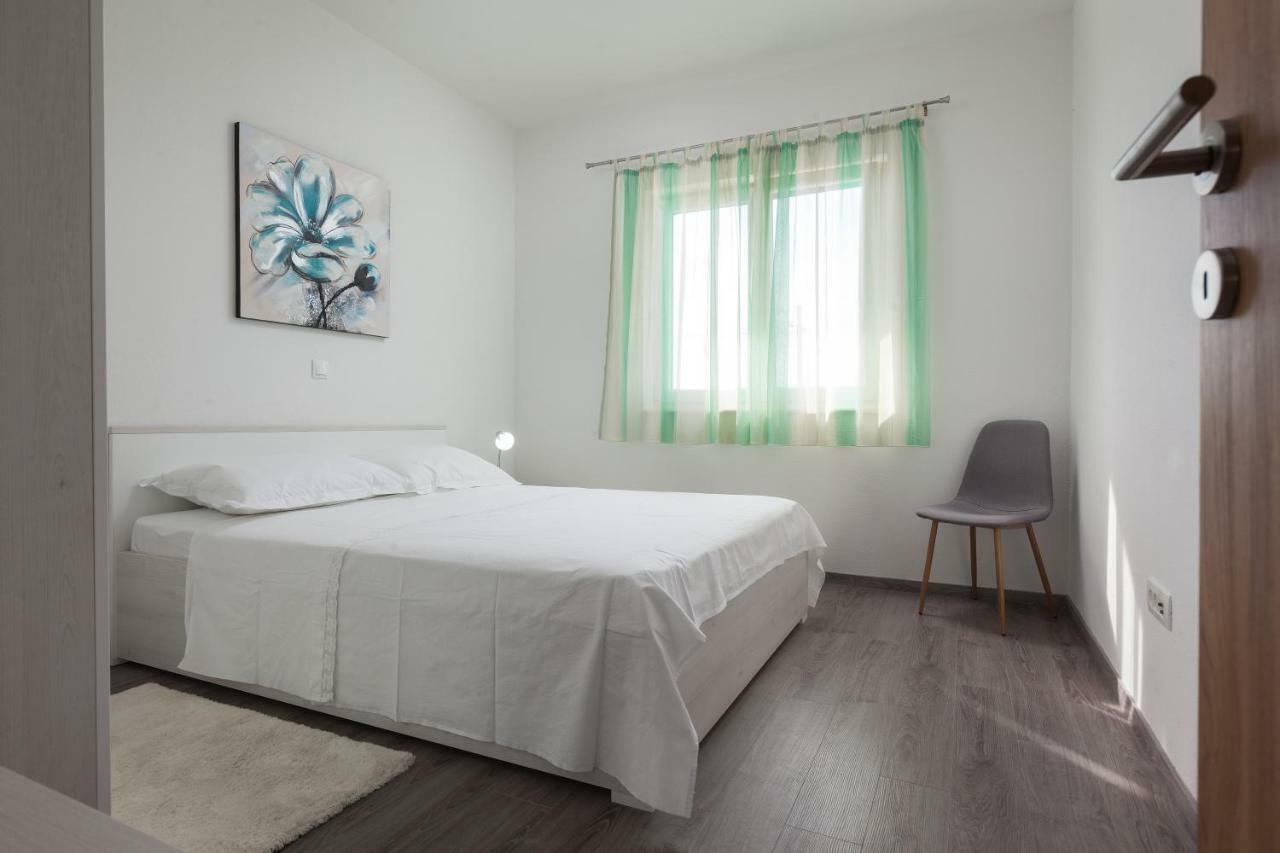 Apartments Turtle Gardens Makarska Exterior foto